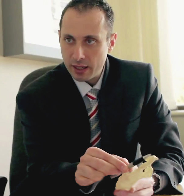 Dr. Ozan Amir Dr. Ozan Amir